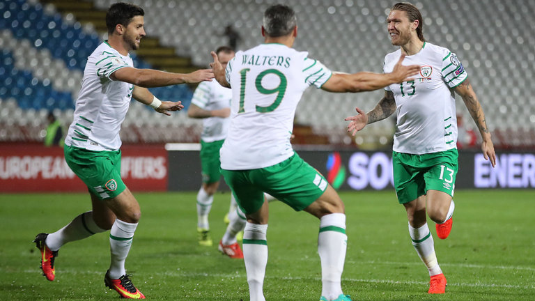 Republic of Ireland's Jeff Hendrick (right) celebrates the opening goal of the match